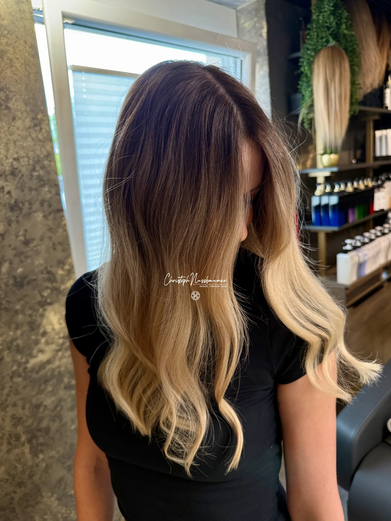 Foilyage – dunkler Ansatz fließend zu hellem Blond, St. Pölten
