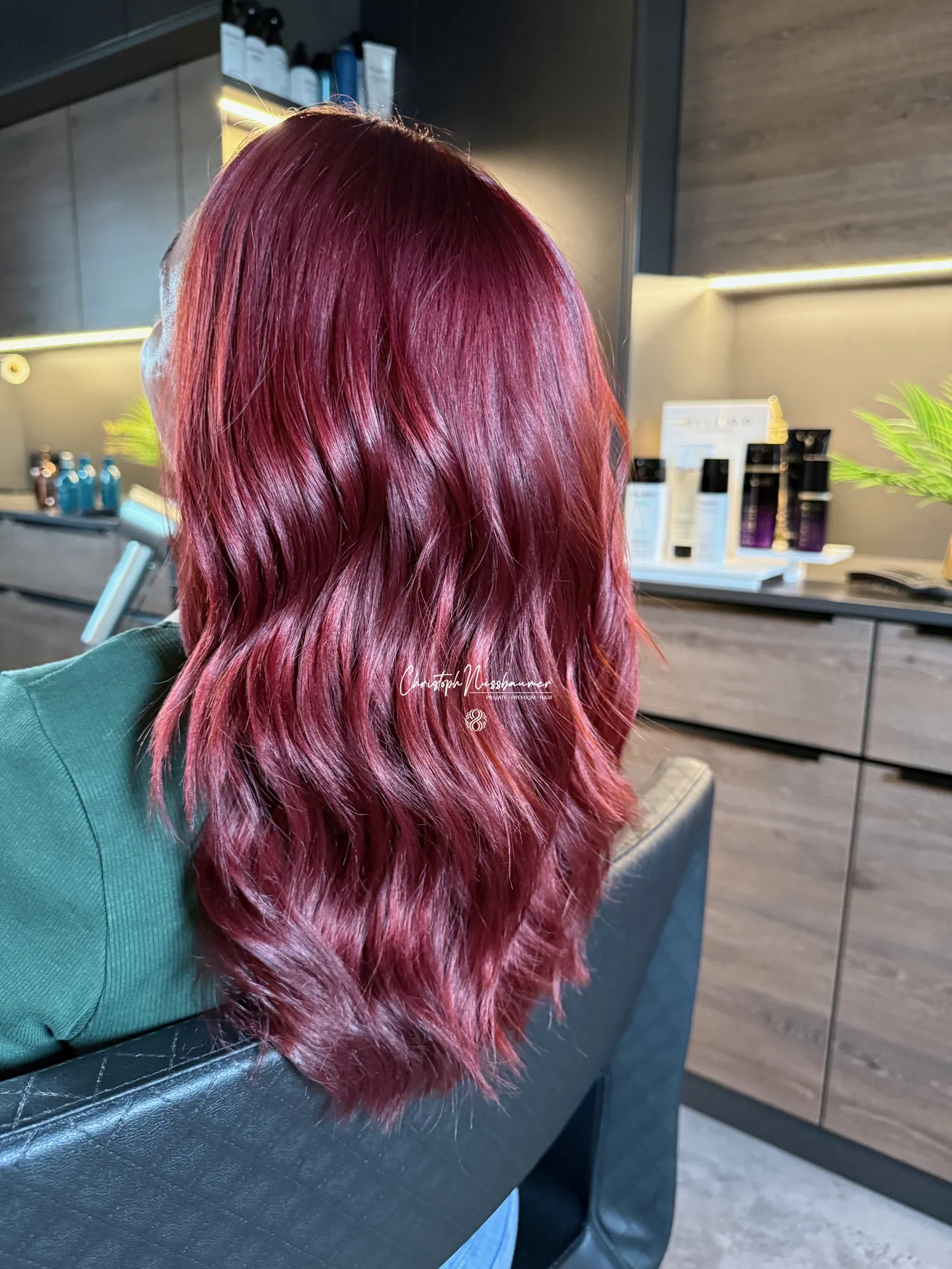 Leuchtendes Rot – Coloration aus dem Privatsalon in St. Pölten
