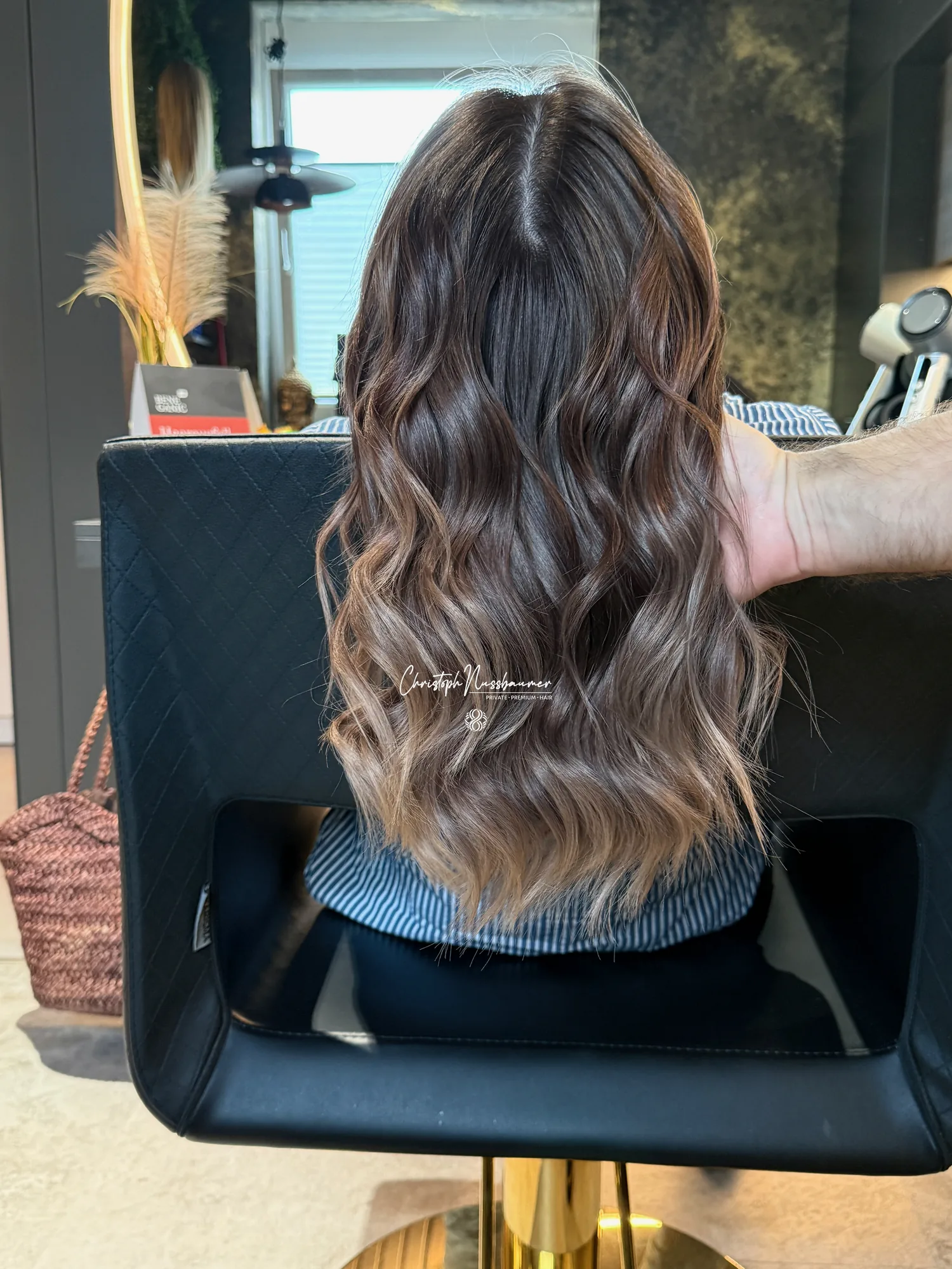 Nachher – warme, natürliche Reverse Balayage nach gezielter Color Correction
