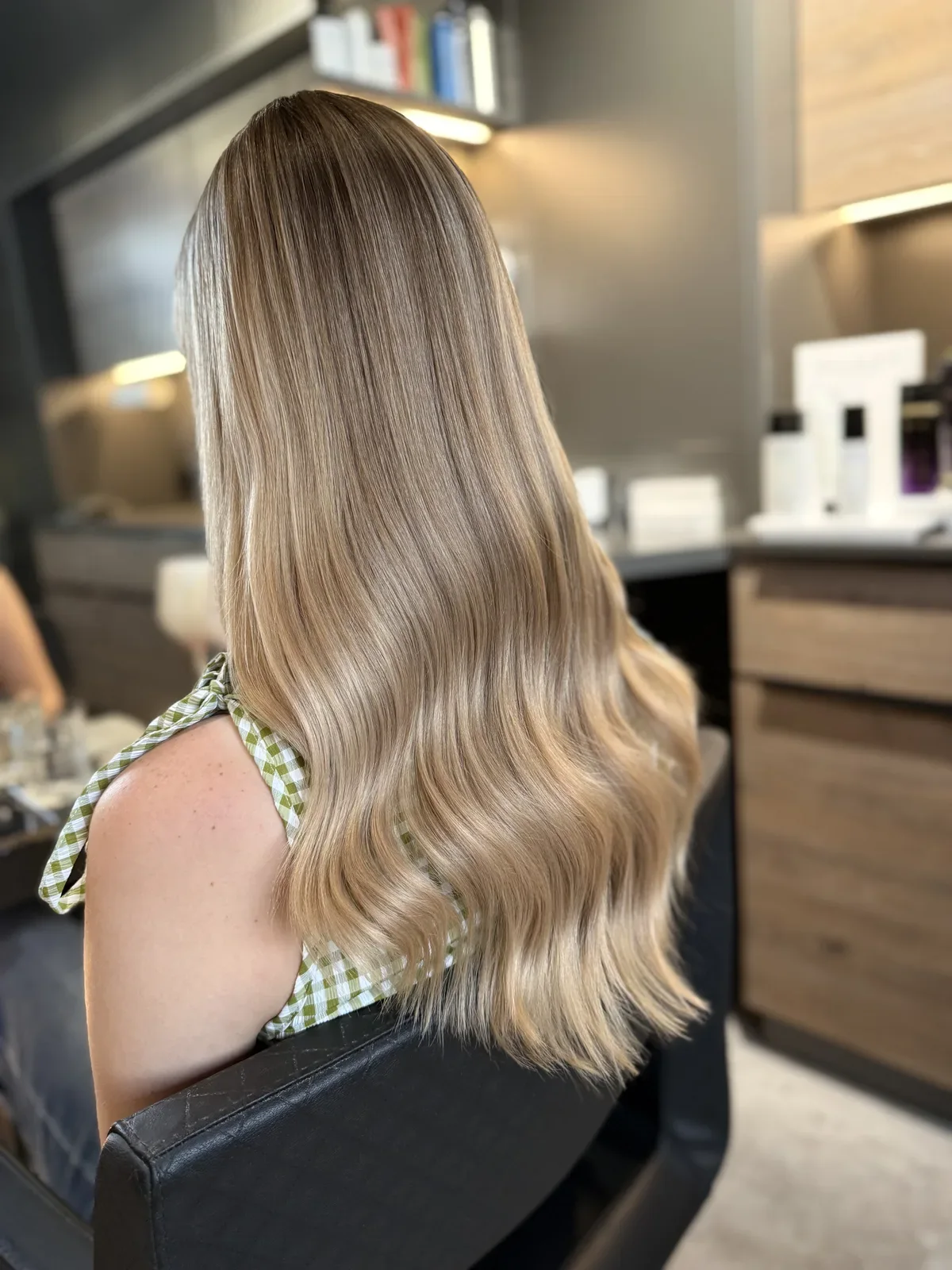 Lange, gepflegte Haare mit Glanz im Privatsalon von Christoph Nussbaumer, St. Pölten